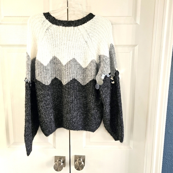 New L/C Lizette Collection Fuzzy Cardigan V-Neck Metallic Silver Discs XL GRAY - Picture 5 of 10